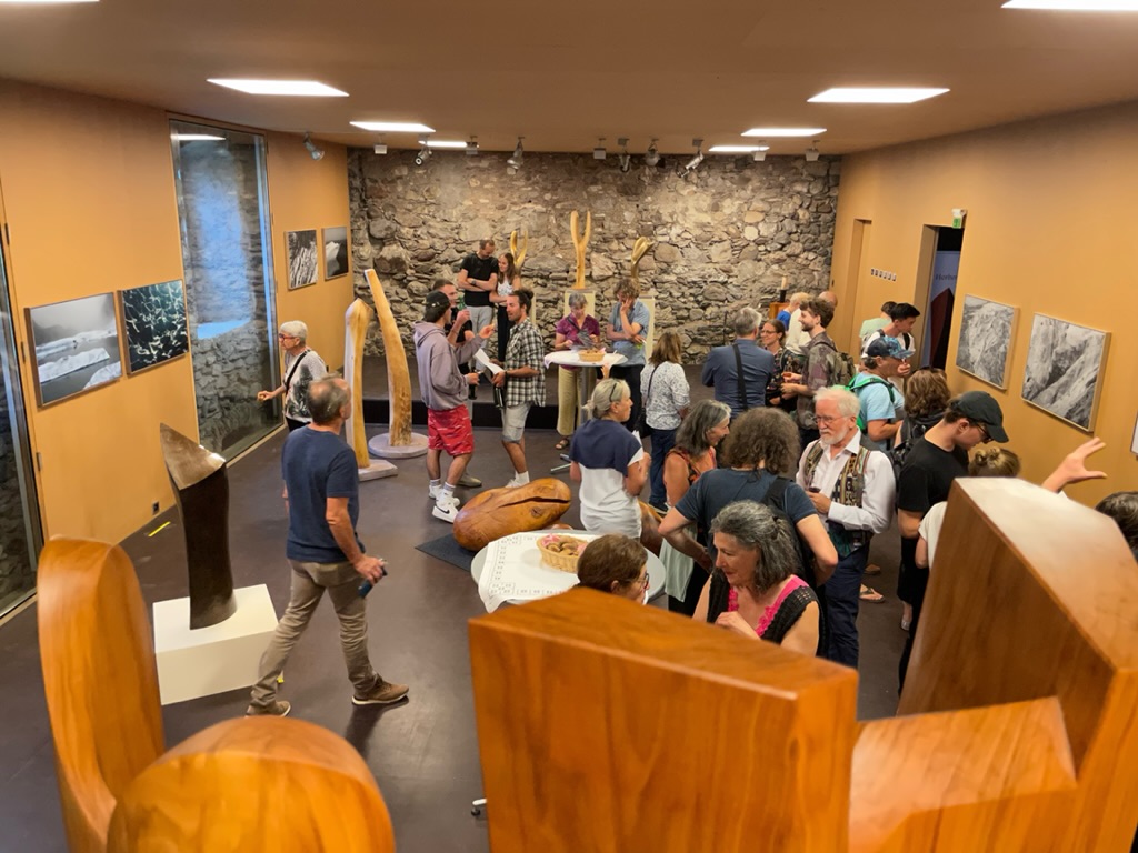 C92F485F-9B3D-40B1-AFF5-BA9E07F32AA6_1_105_c